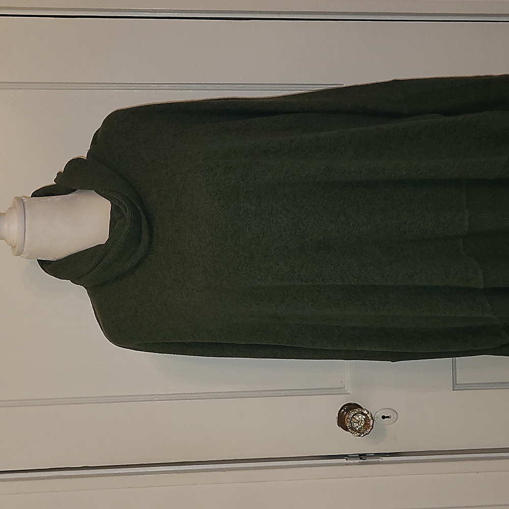 Anthropologie lightweight tunic style sweater